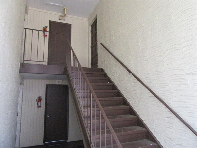 Building Photo - 463 76th Ave N