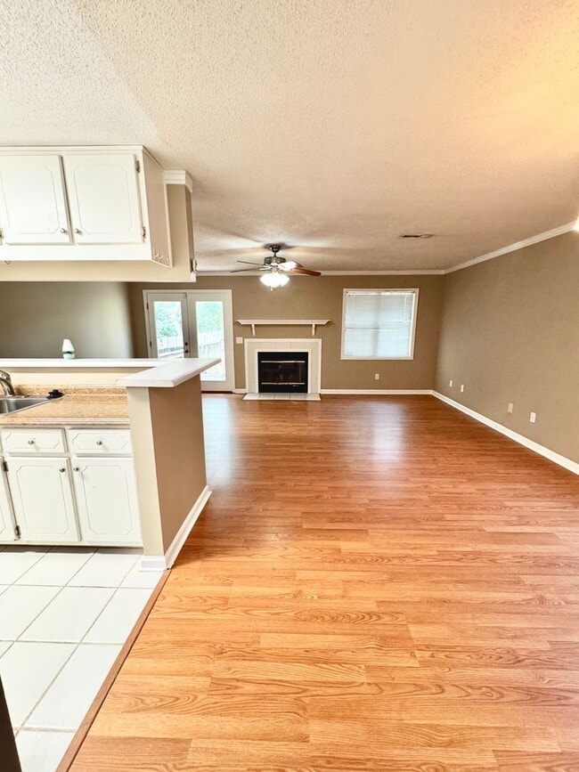 Building Photo - 211 Woodrun Dr