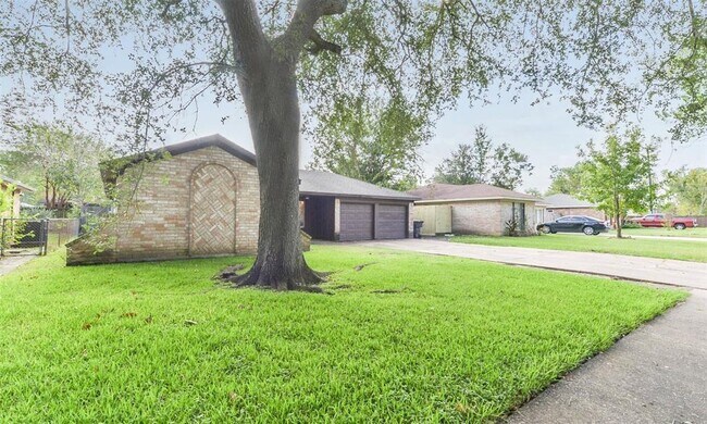 Building Photo - 5339 Castlecreek Ln