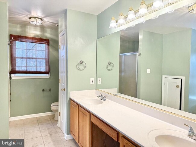 Building Photo - 31 Willowmere Ct