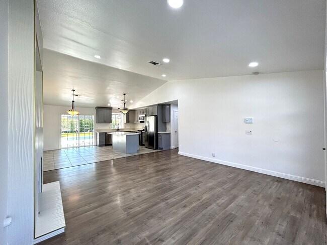 Building Photo - AVAILABLE NOW! GORGEOUS 3 Bedroom 2 Bathroom Cathedral City POOL HOME WITH SOLAR!