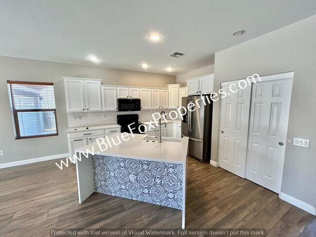 Building Photo - 10412 E Capercaillie St