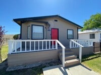 Building Photo - Taft Heights!