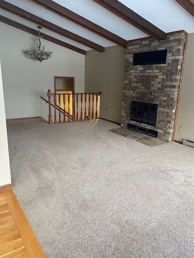 Building Photo - 4 Bedrooms, 2 Bathrooms Single Family Home in Pequot Lakes, MN w/2 car garage on the Whitefish Ch...