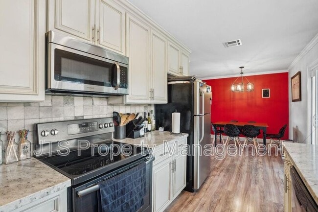 Building Photo - 6449 Feliciter Way