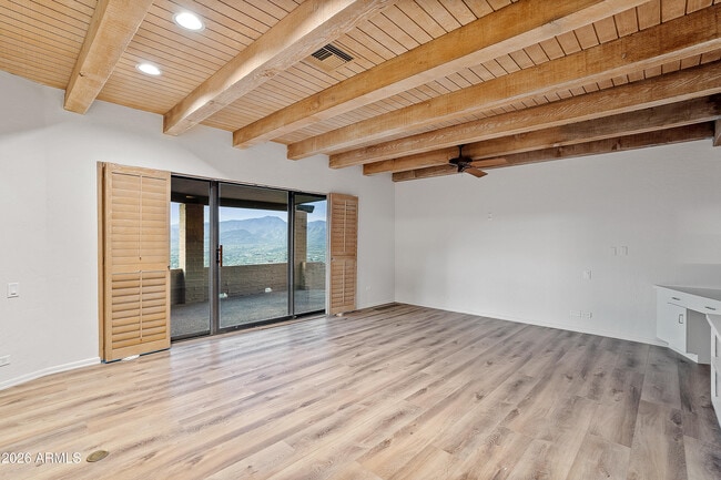 Building Photo - 6700 E Hawksnest Rd