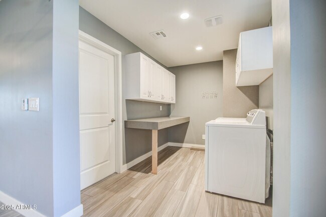Building Photo - 3729 W Butler Dr