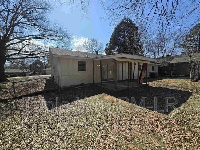 Building Photo - 501 Bristol Dr