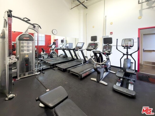 Building Photo - 420 San Pedro St