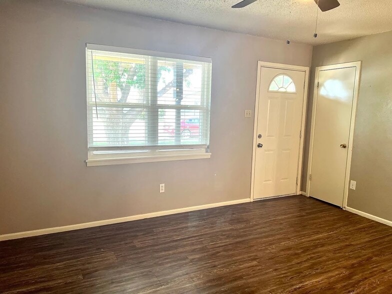 Building Photo - 4817 7th St