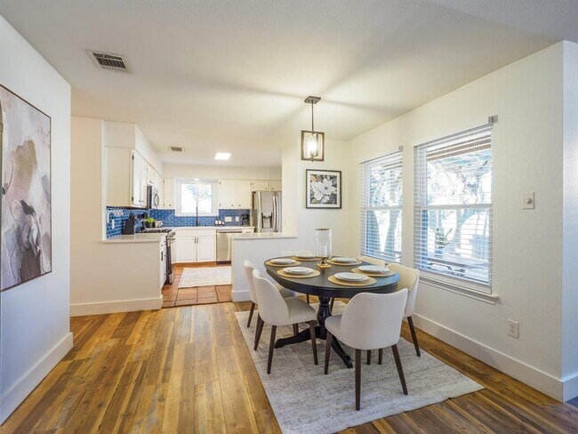 Building Photo - 12802 Carrera Dr