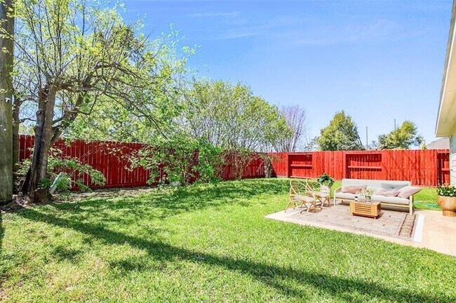 Building Photo - 18115 Rose Hill Park Ln