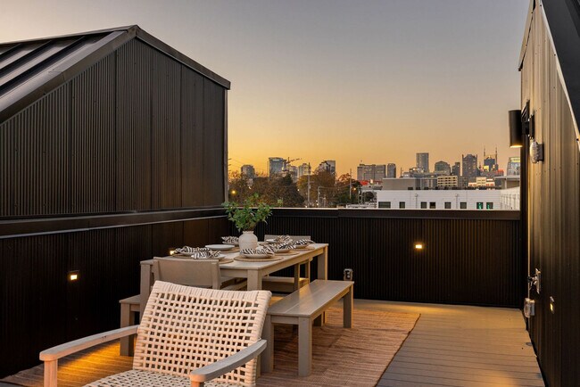 Building Photo - 1117 3rd Ave S