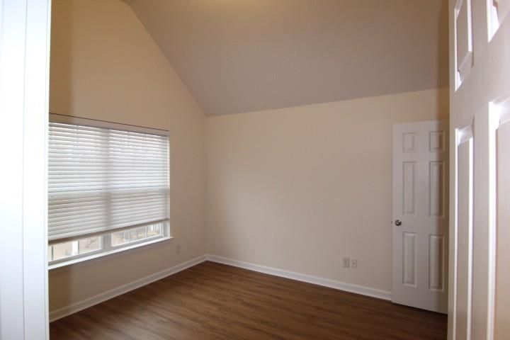 Building Photo - 700 Moonlight Way