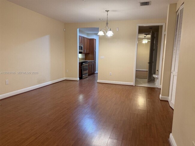 Building Photo - 1333 SW 4th Ct