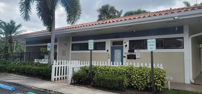 Building Photo - 1523 Lake Crystal Dr