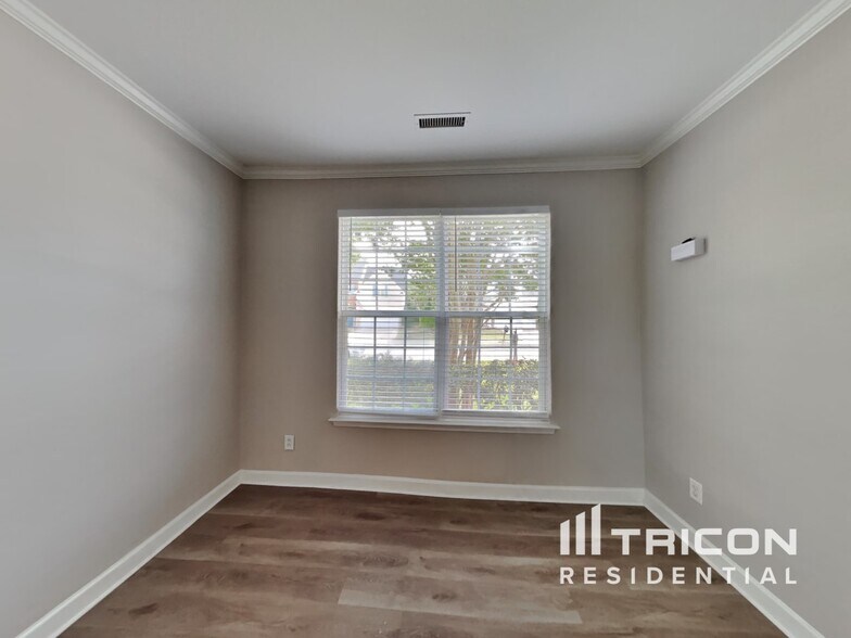 Building Photo - 6413 Amber Bluffs Crescent