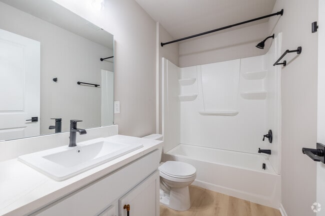 2BR, 2BA - 1,200SF - Second Bathroom - The Woodhaven Reserve