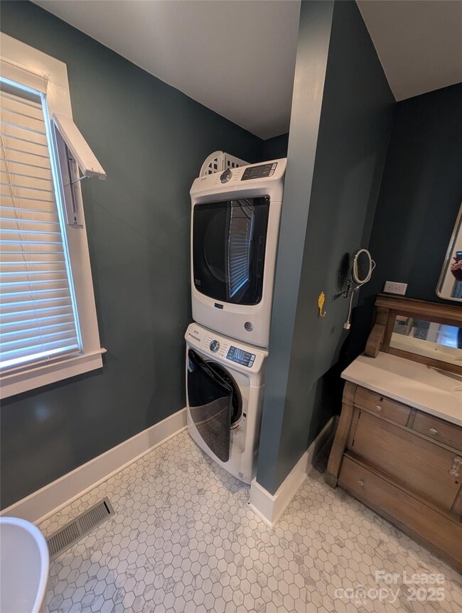 Building Photo - 243 Woodland Rd