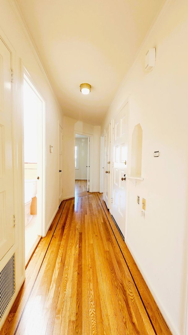 Building Photo - Sunset Single-Family Home Available for Le...