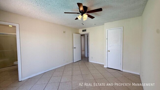 Building Photo - 4440 W Yucca St