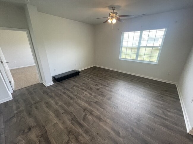 Building Photo - 908 Sea Holly Dr