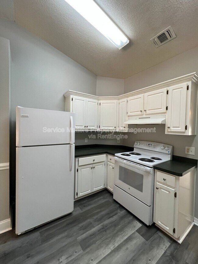 Building Photo - 4830 Timberland Dr