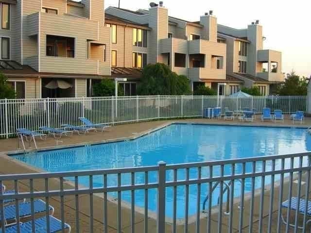 Building Photo - 700 Mainsail Ln