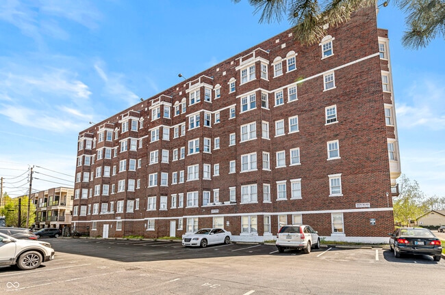 Building Photo - 230 E 9th St