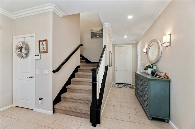 Building Photo - For Rent in Chapman Heights – Cedar Glen C...