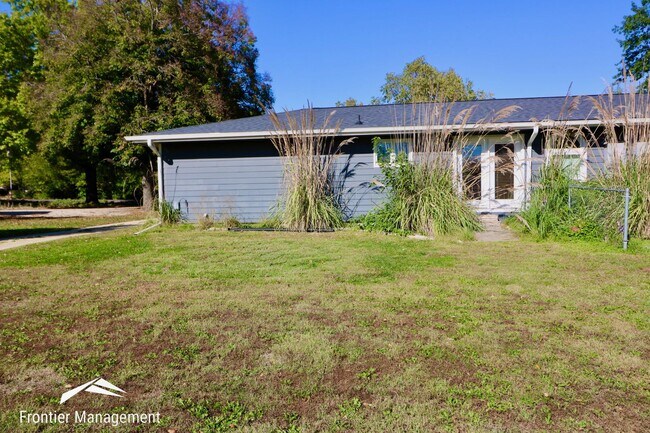 Building Photo - 2607 Rogers Blvd