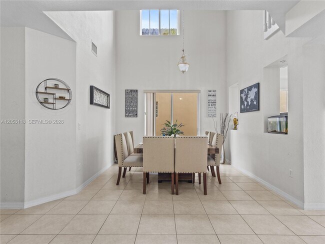 Building Photo - 4401 NW 113th Ct