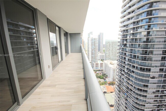 Building Photo - 801 S Miami Ave