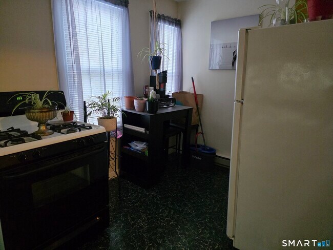 Building Photo - 21 S B St