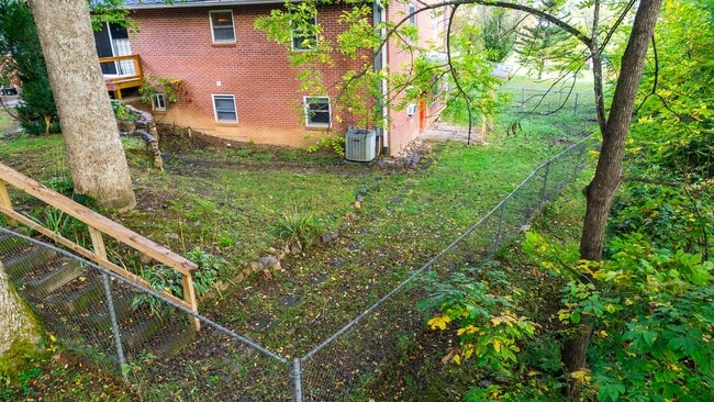 Building Photo - 2 bedroom 1 bath basement apartment with washer and dryer in Forest Hills, Cullowhee NC available...