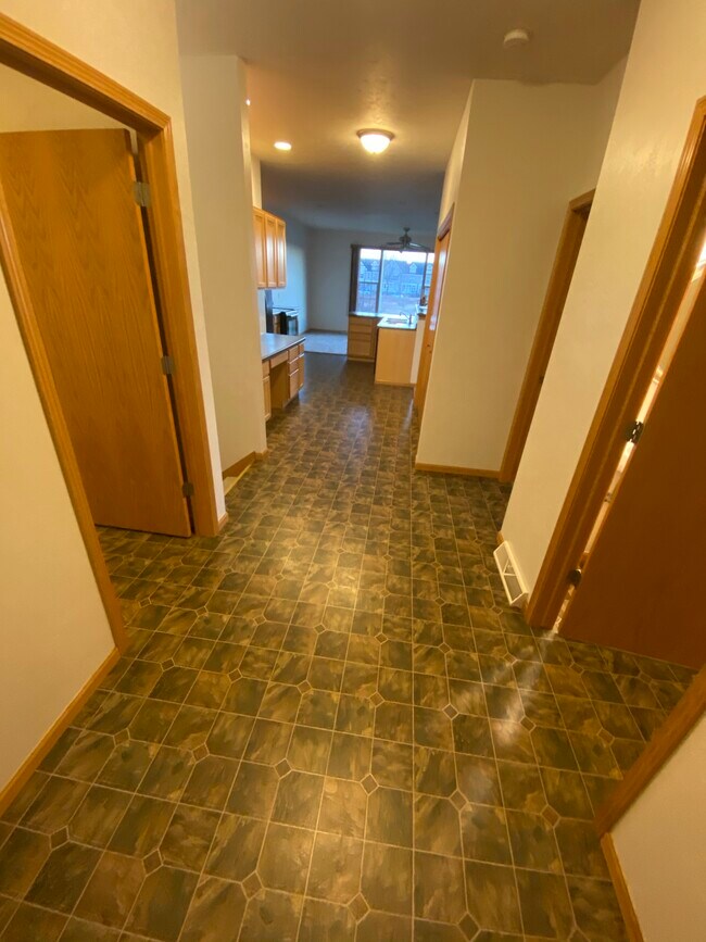 Building Photo - 5236 Sassafras Dr