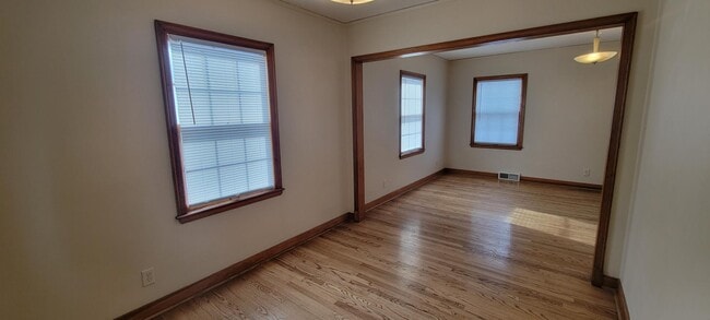 Building Photo - 24 S Pine St