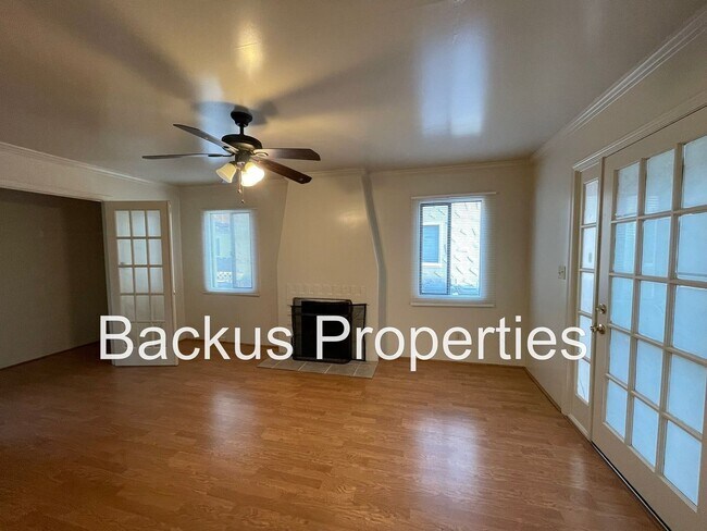 Building Photo - 249 Geil St