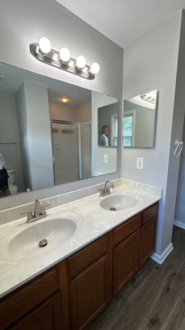 Building Photo - 7421 Spring Run Dr