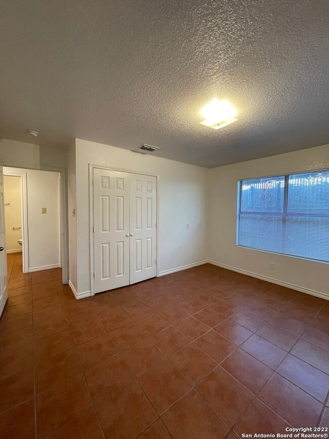 Building Photo - 1721 Quintana Rd