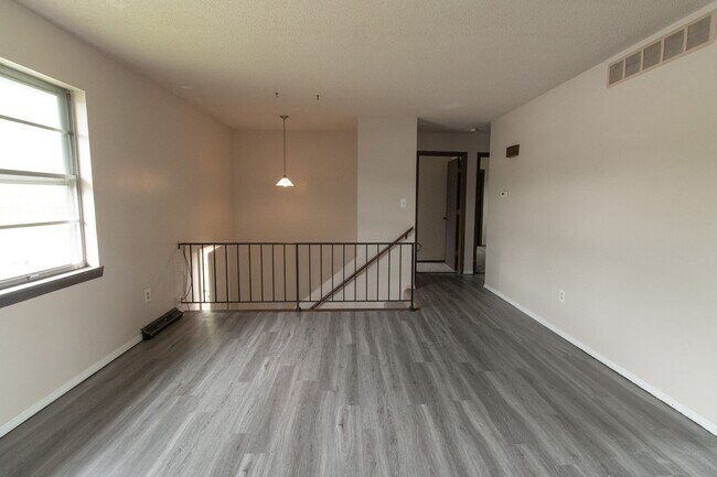 Building Photo - 1584-1586 Sonora Dr