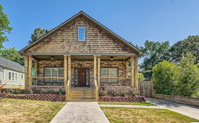 Primary Photo - 1639 Temple Ave