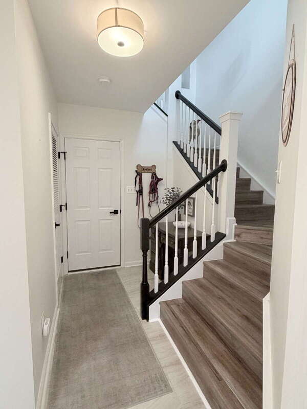 Building Photo - 978 Harrison Cir