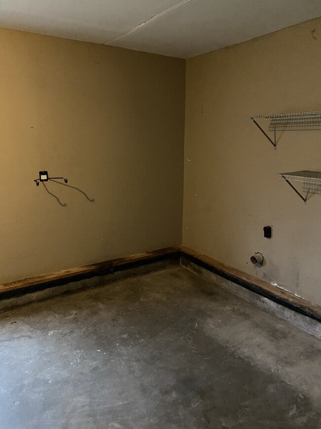 Building Photo - 276 Northwood Terrace
