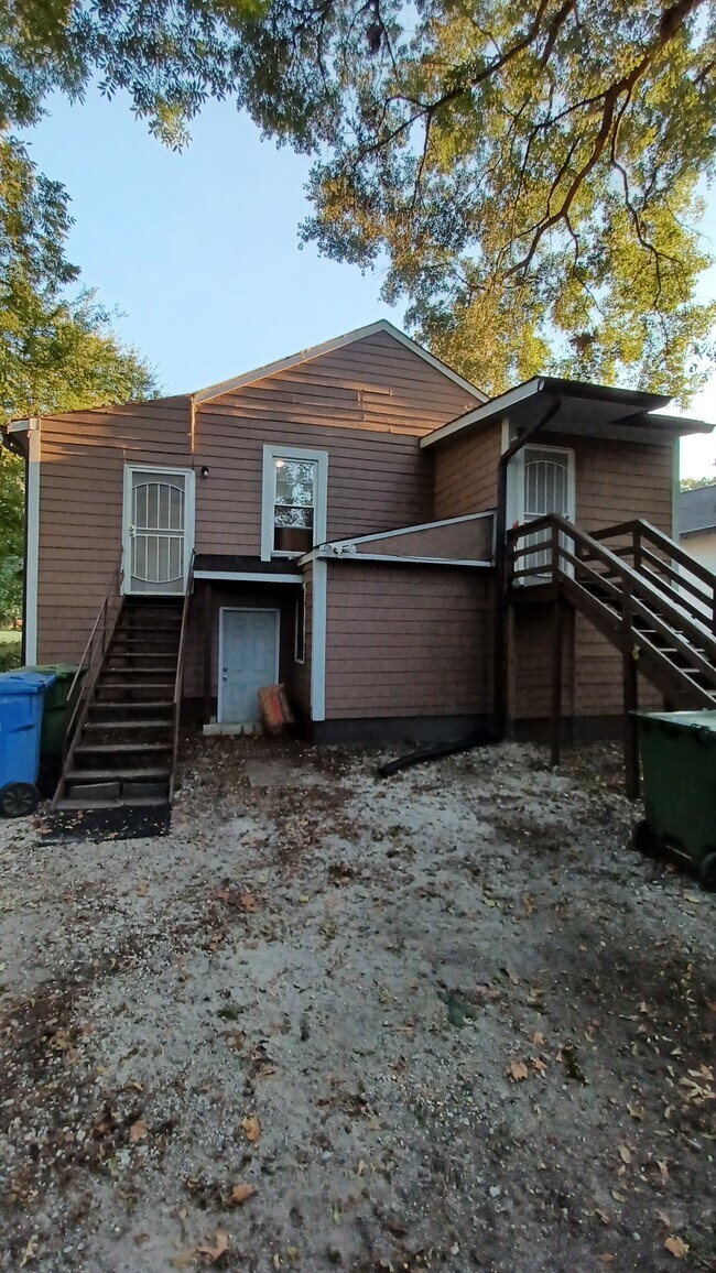 Building Photo - The Turner Twins