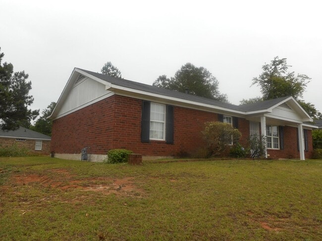 Building Photo - 3 Bedroom 2 Bath Near Fort Gordon in Hephz...