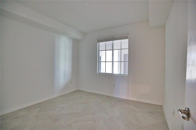Building Photo - 12280 Wellen Golf St