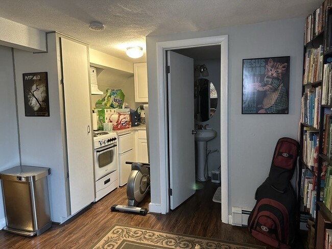 Building Photo - 66-68 Summit St