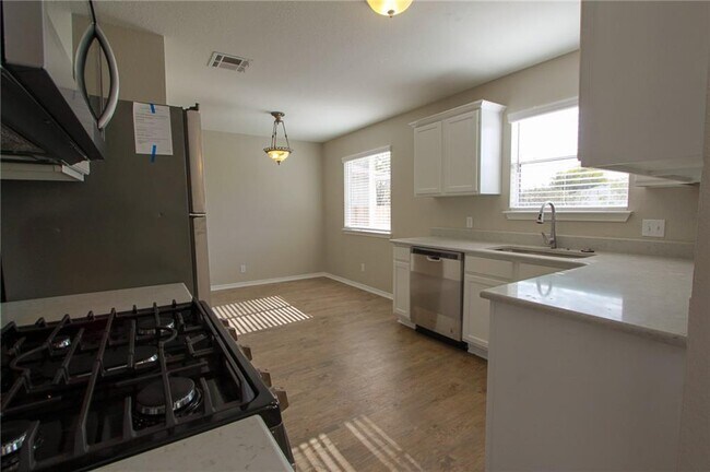 Building Photo - 14909 Chamberlain Ct