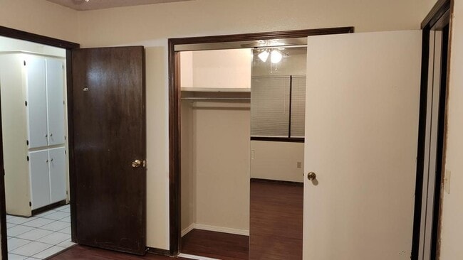 Building Photo - 2706 5th Ave